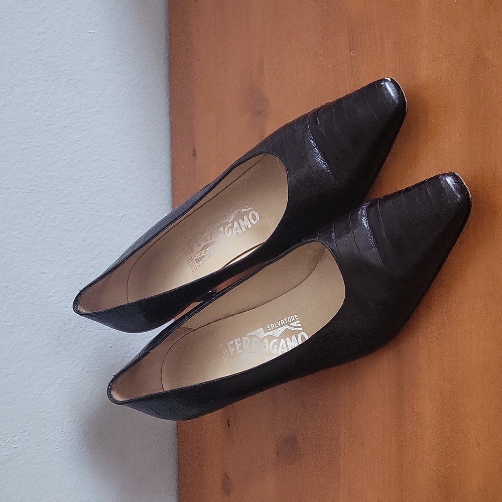 Salvatore Ferragamo Black Heels Crocodile Pattern Size 9